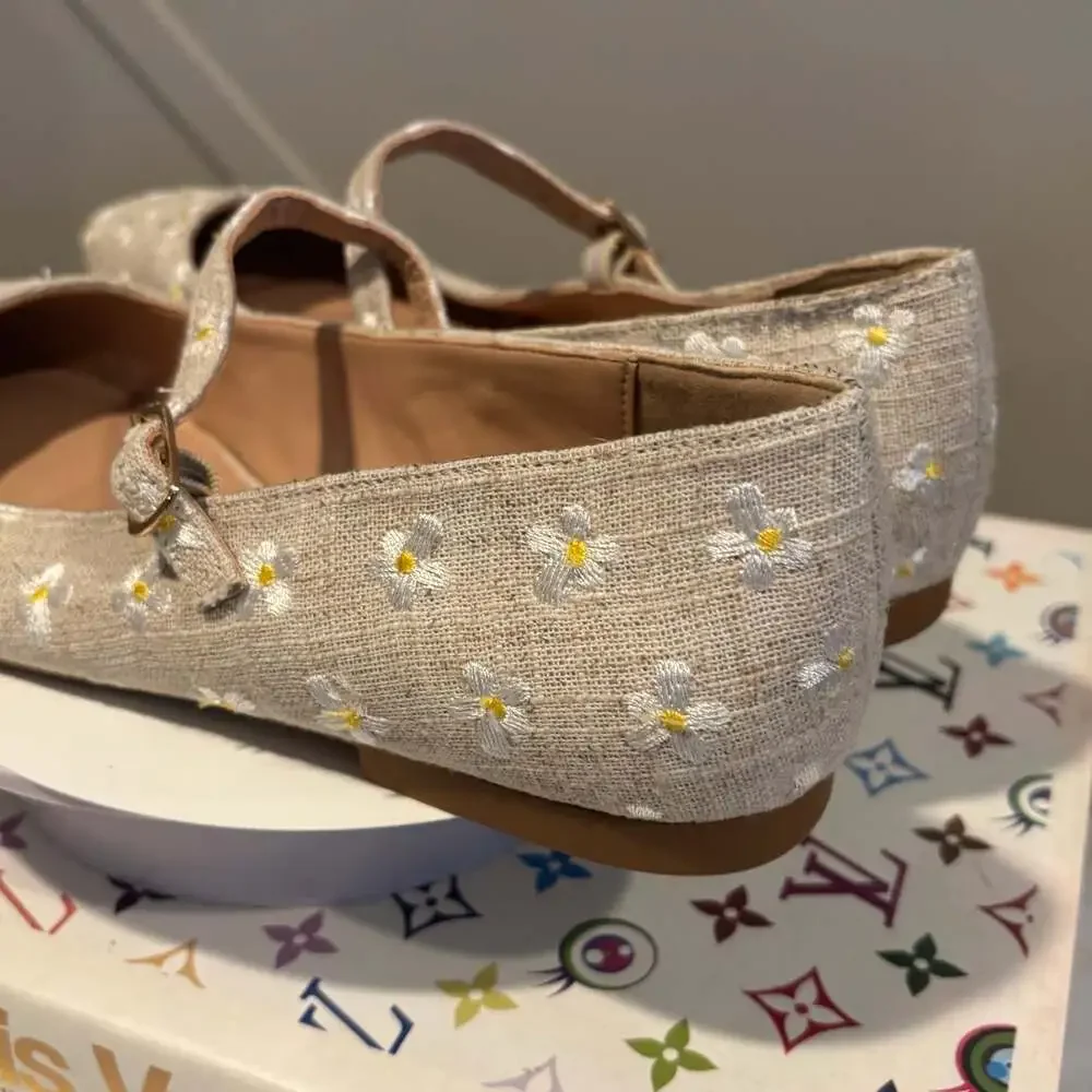 Steve Madden Linen Daisy Embroidered Mary Jane Flats Womens 8.5 Beige Square Toe